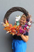 Perfect Lady, asymetryczny jesienny wianek z lalką