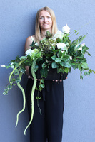  Lucilla, dekoracja nagrobna w drewnianej skrzyneczce, wym.50x70x46cm