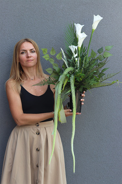 Kalla Elegance, bukiet nagrobny z kaliami, wys.70cm