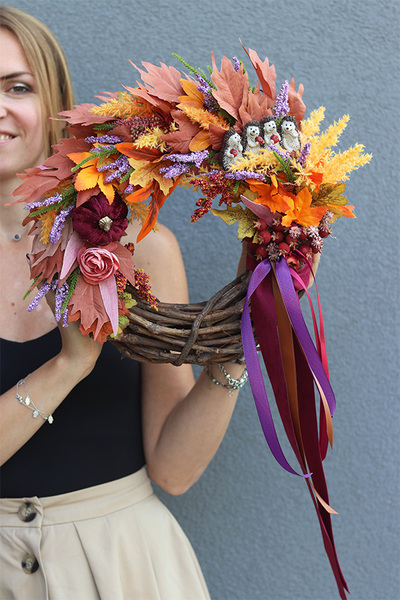 Lea, asymetryczny jesienny wianek z jeżami