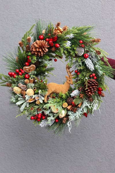 Renifer u Doris, zimowy wianek z reniferem