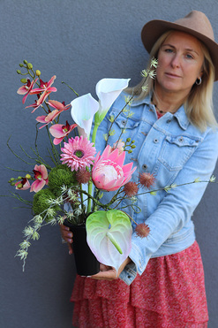 Loreta, nowoczesny bukiet nagrobny, dł.58cm