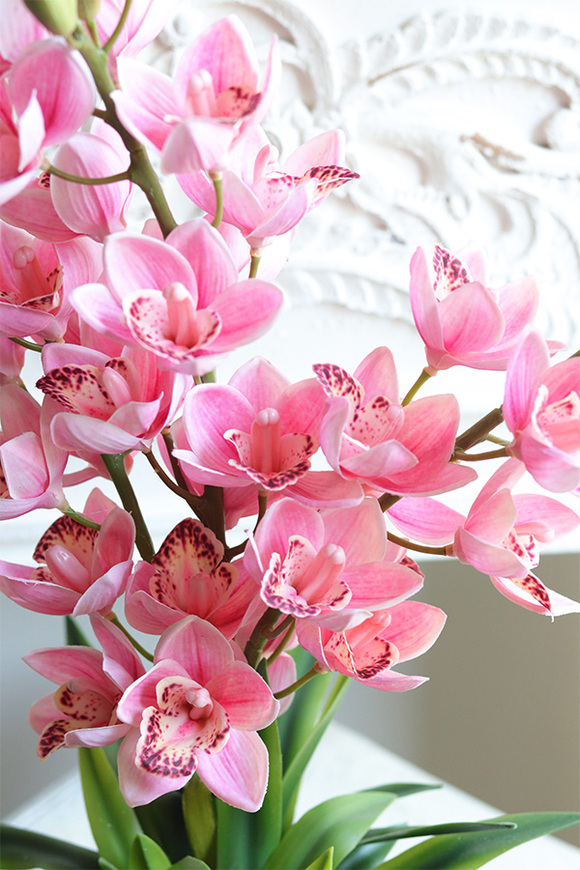 Cymbydium Pink Latina, sztuczny storczyk w doniczce