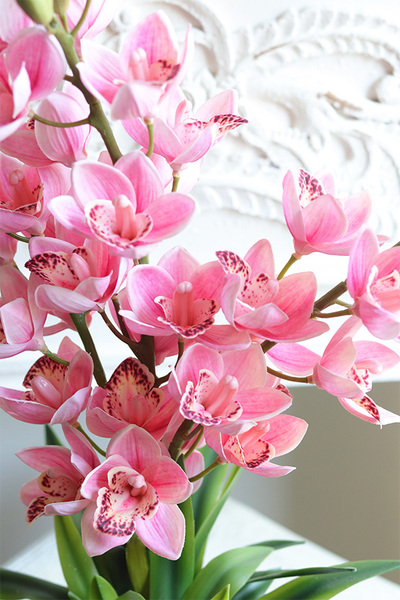 Cymbydium Pink Latina, sztuczny storczyk w doniczce