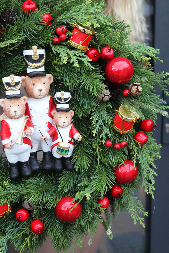 Orkiestra Misiów, świąteczny wianek na drzwi