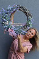 Lawendowe Dzień Dobry Witamy, asymetryczny wianek z napisem