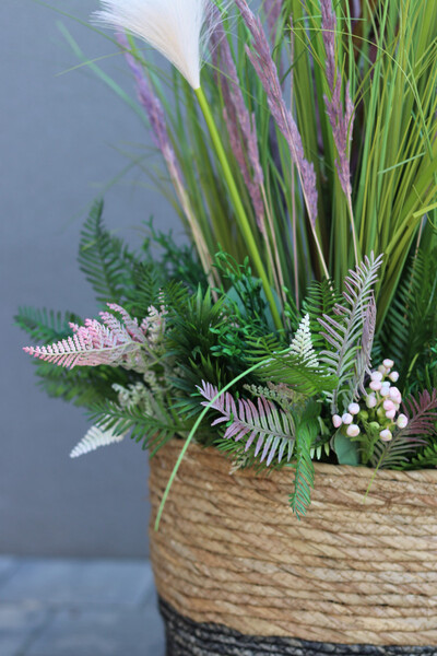 Cairo Basket, sztuczna trawa w koszu z ziołami