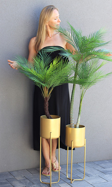 Exotica B, sztuczna palma w złotej donicy, wys.129cm 