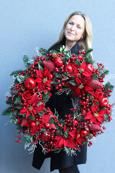 Klasyczny 2, duży świąteczny wieniec z czerwonymi szyszkami, śr.59cm