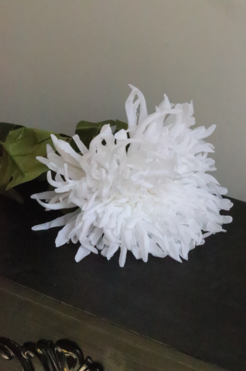 Chryzantema, gałązka sztuczny kwiat, biała, dł.75cm