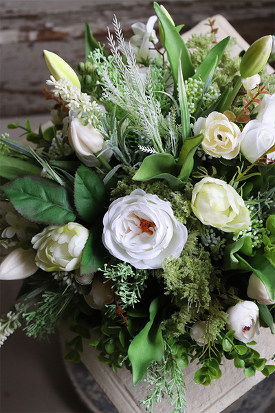 kompozycja wiosenna w złotym naczyniu, Refreta,wym.27x43cm