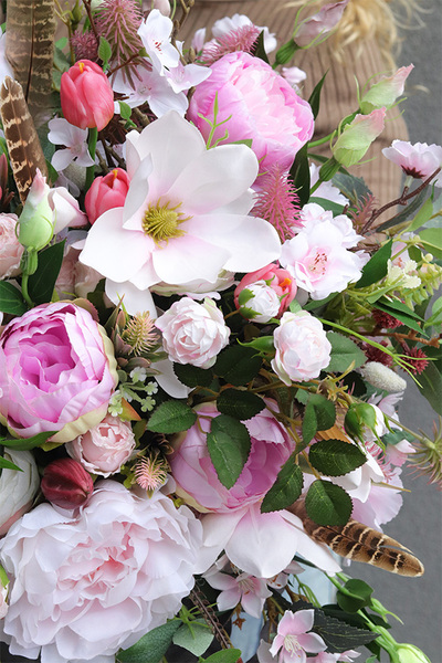 Pink Flowers, kosz z różowymi kwiatami