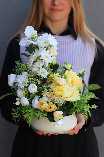 Yellow Flowers, kompozycja kwiatowa w naczyniu