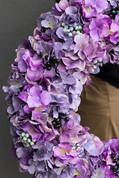 Hortensja Beti Fiolet 2, duży wianek z jagodami