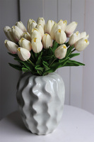 Menato Tulips, bukiet kwiatów w wazonie