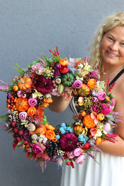  Morena, jesienny wianek z aksamitnymi dyniami