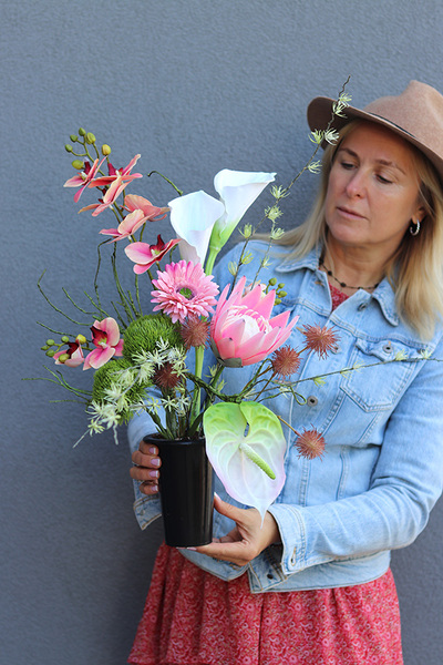 Loreta, nowoczesny bukiet nagrobny, dł.58cm