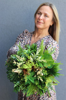 Rozkosz, kompozycja sukulenty w miedzianej misie