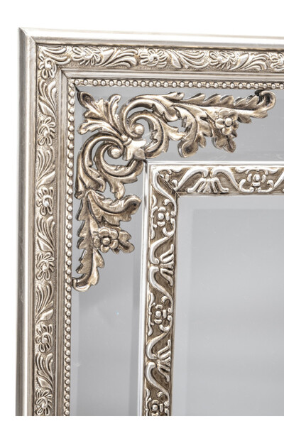 Ludmiła, lustro w barokowej ramie, białe złoto