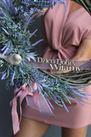 Lawendowe Dzień Dobry Witamy, asymetryczny wianek z napisem