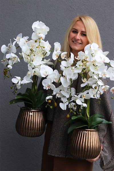 Elegance Hotel B, sztuczny storczyk w miedzianej donicy