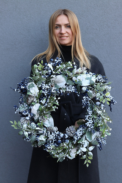 Granatowa Wigilia, zimowy wianek z jagodami