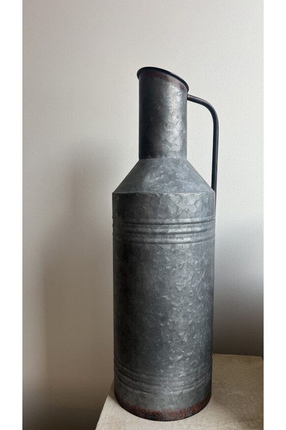 Kanka Vinted, ozdobne naczynie metalowe