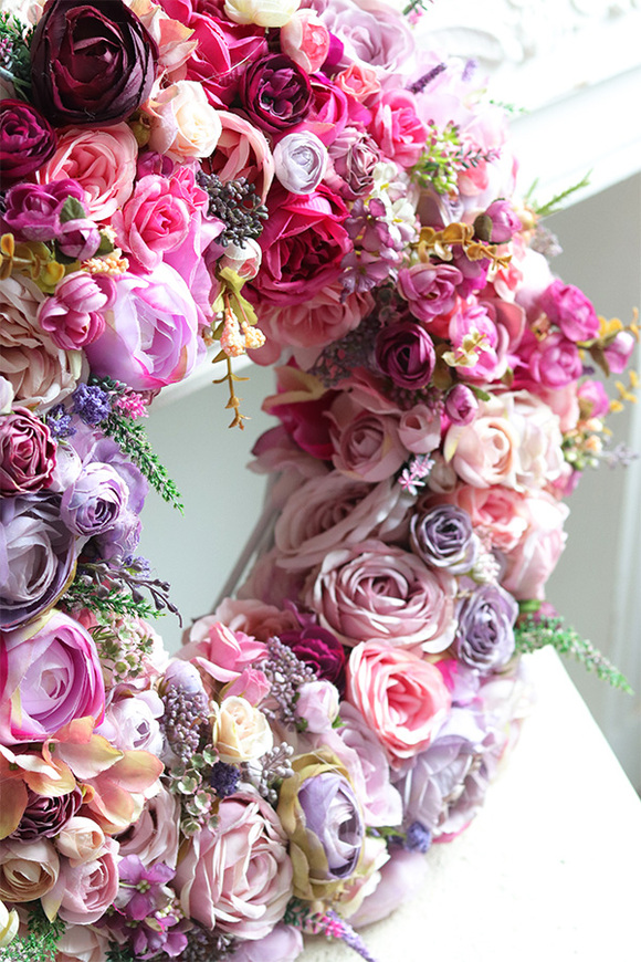 Florina, różowy wianek na drzwi