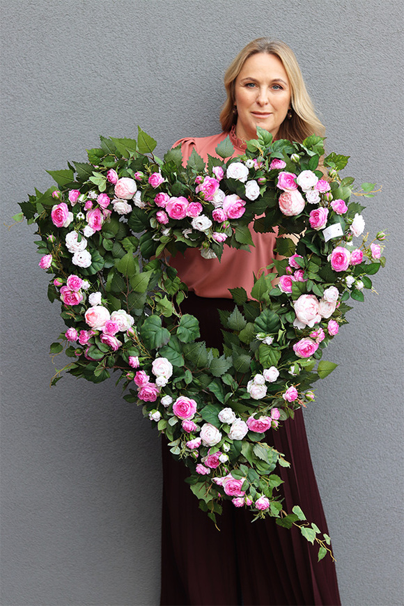 Różane Serce, wieniec nagrobny w kształcie serca, dł.92cm 