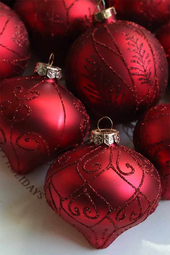 Red Swallowtail, szklane bombki w pudełku