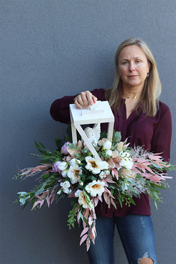 Angelo Floresa Pink, kompozycja nagrobna w lampionie, wys.40cm