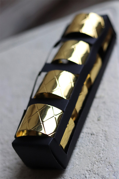 Złota Ballada, metalowe obrączki na serwetki