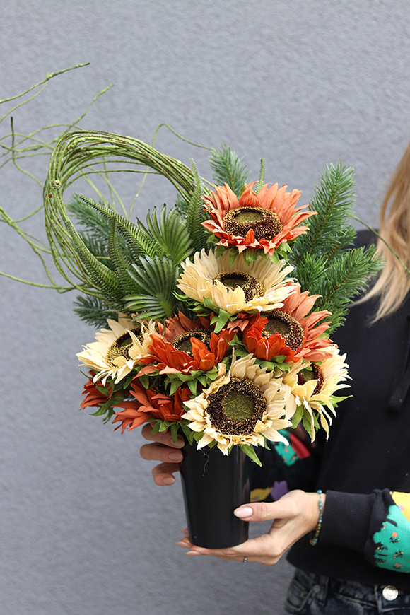 Słonecznikowe Pole, bukiet nagrobny we wkładzie