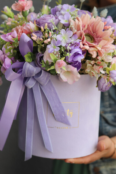 Fioletova, liliowy flowerbox kwiatowy