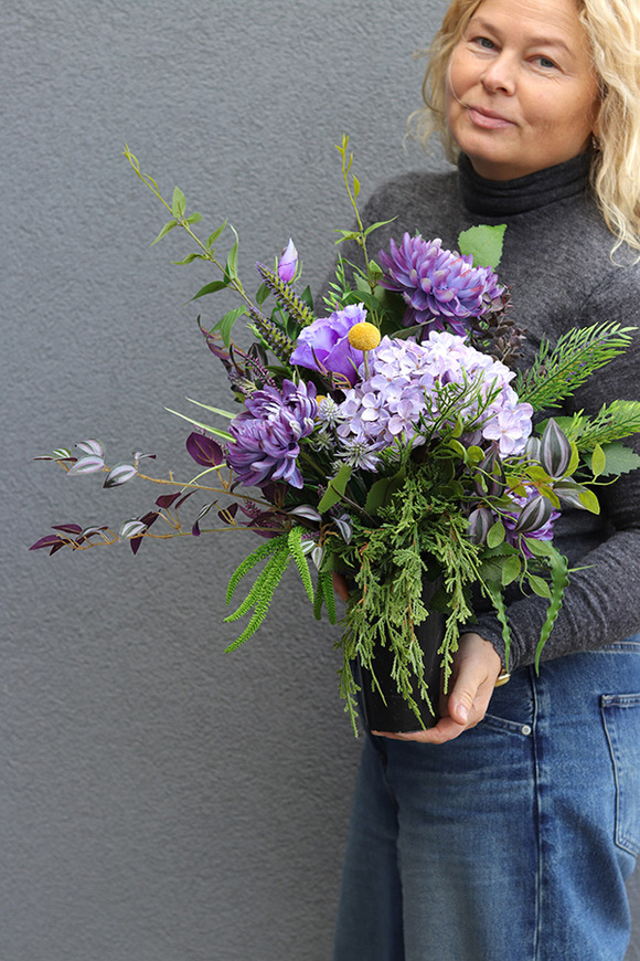 Fioletowa Mgiełka, bukiet nagrobny we wkładzie