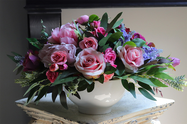 Pink Ladies, kompozycja kwiatowa w misie