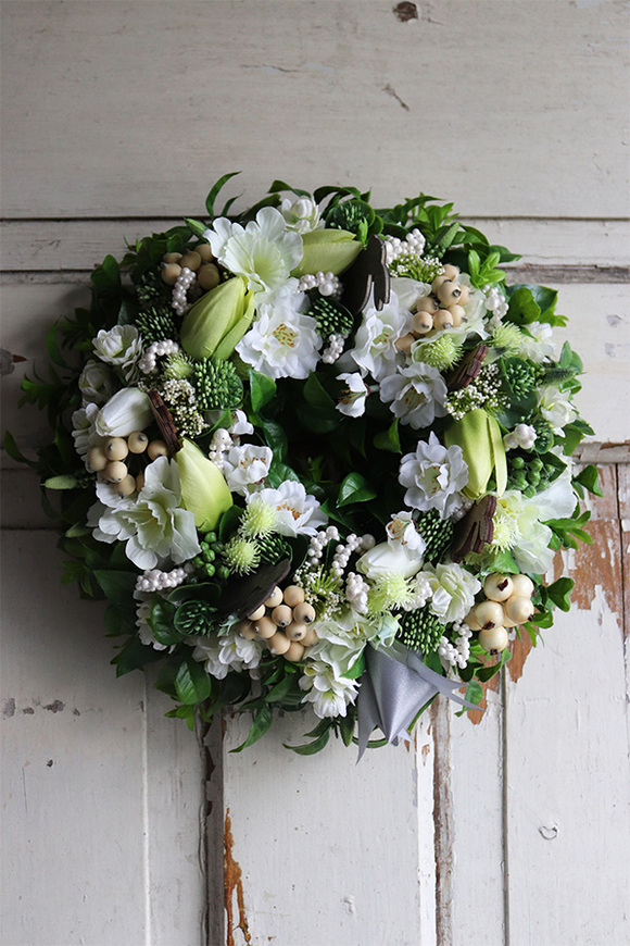 Saphiro, wielkanocny wianek z zajączkami, śr.25cm