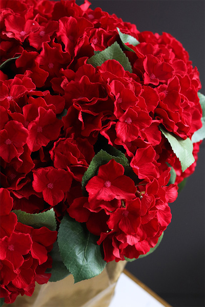 Valentynove Love, kompozycja z hortensją na walentynki