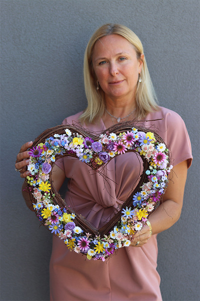 Serce Radosne, wianek serce z kwiatami