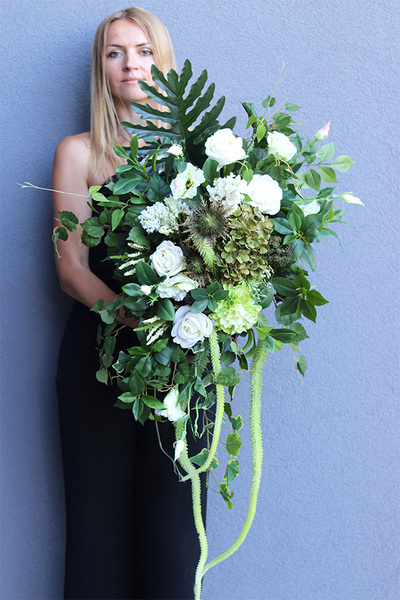  Lucilla, dekoracja nagrobna w drewnianej skrzyneczce, wym.50x70x46cm