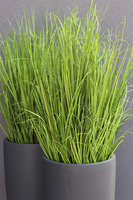 Concrete Grey Grande, wysokiej jakości sztuczna trawa w betonowej donicy