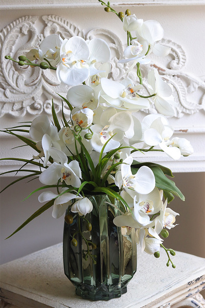 Belide Corrida, sztuczny storczyk w szklanym wazonie