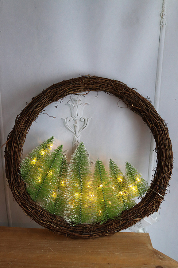 Las LED, świąteczny wianek na drzwi