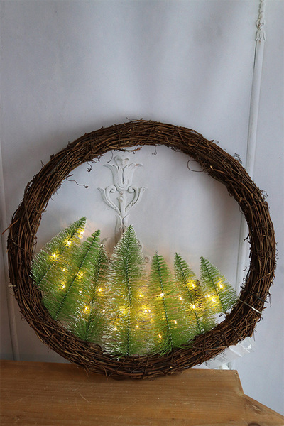 Las LED, świąteczny wianek na drzwi