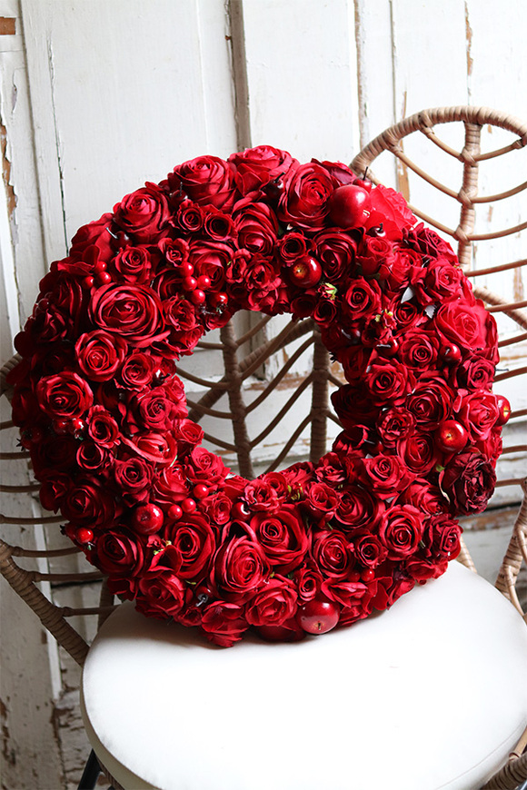 Red Fire 2, bogaty czerwony wianek z róż