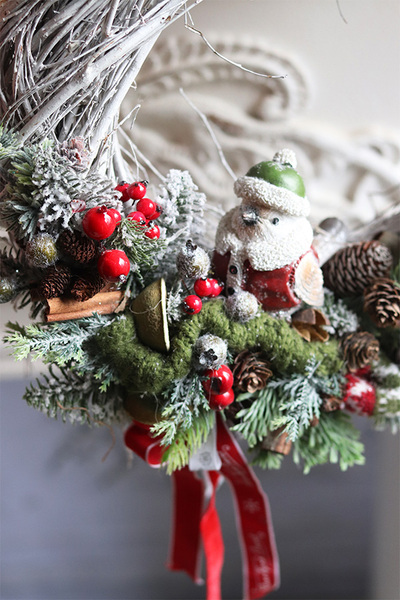 Zimowe Harce, świąteczny wianek z ptaszkiem