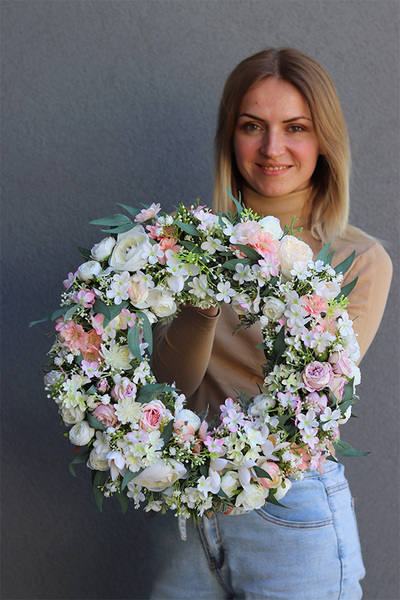 Miriam Serene, dekoracyjny wianek na drzwi