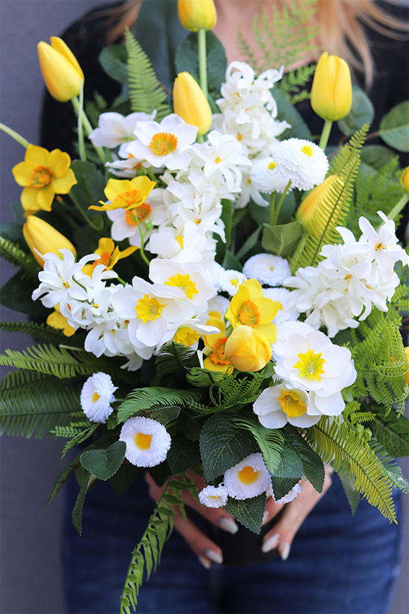 Amira Renatta 2, wiosenny bukiet do wazonu