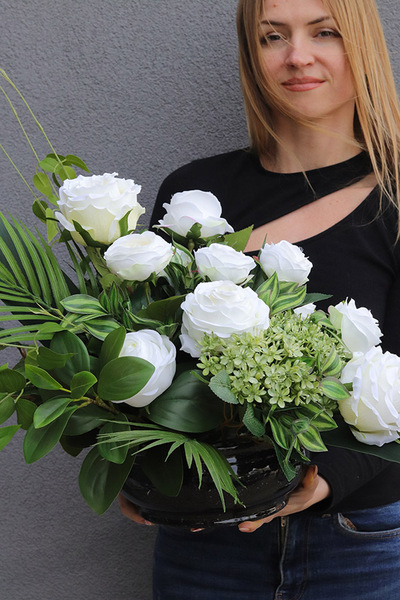 Rosalia Blanca, kompozycja nagrobna w naczyniu