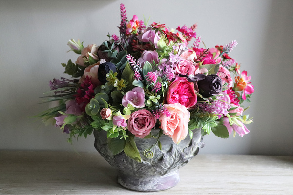 Fiolettista, dekoracja kwiatowa w ceramicznej misie, wym.28x30cm 